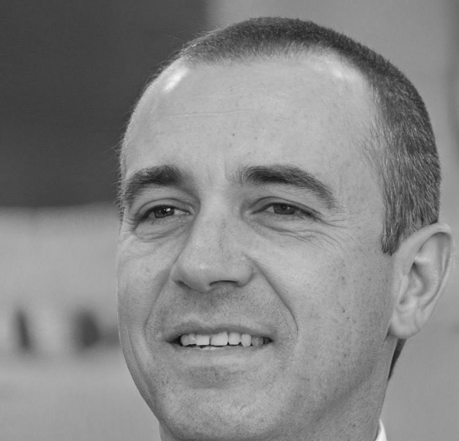 Retrato profesional de Cristóbal Herrera